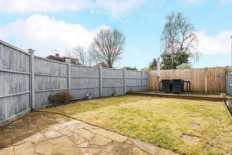 2 bedroom maisonette for sale, Devoke Way, Walton-On-Thames, Surrey, KT12