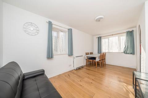 1 bedroom flat for sale, Richens Close, Hounslow TW3