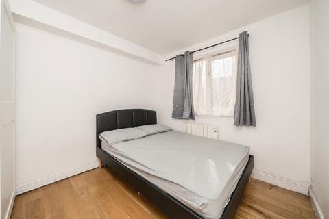 1 bedroom flat for sale, Richens Close, Hounslow TW3