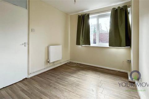 3 bedroom flat to rent, Clendon Way, London SE18