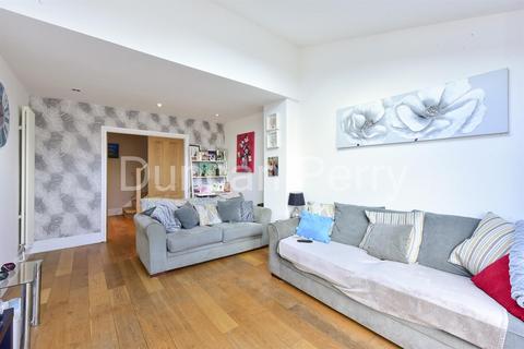 17 Booths Close, Welham Green, Hatfield, AL9 7NW