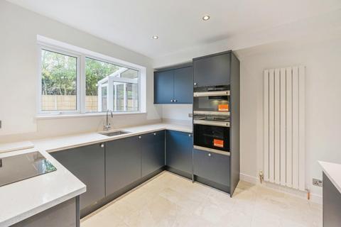 3 bedroom semi-detached house to rent, Dimbles Hill, Lichfield