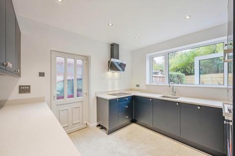 3 bedroom semi-detached house to rent, Dimbles Hill, Lichfield