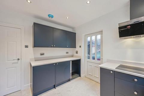 3 bedroom semi-detached house to rent, Dimbles Hill, Lichfield