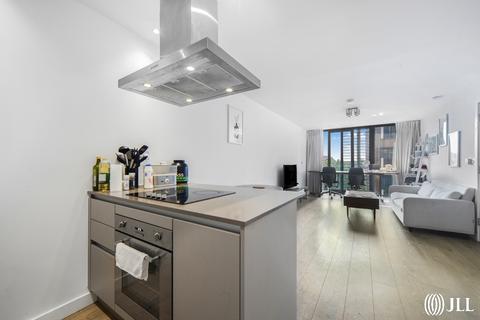 1 bedroom apartment to rent, Stratosphere Tower, London E15