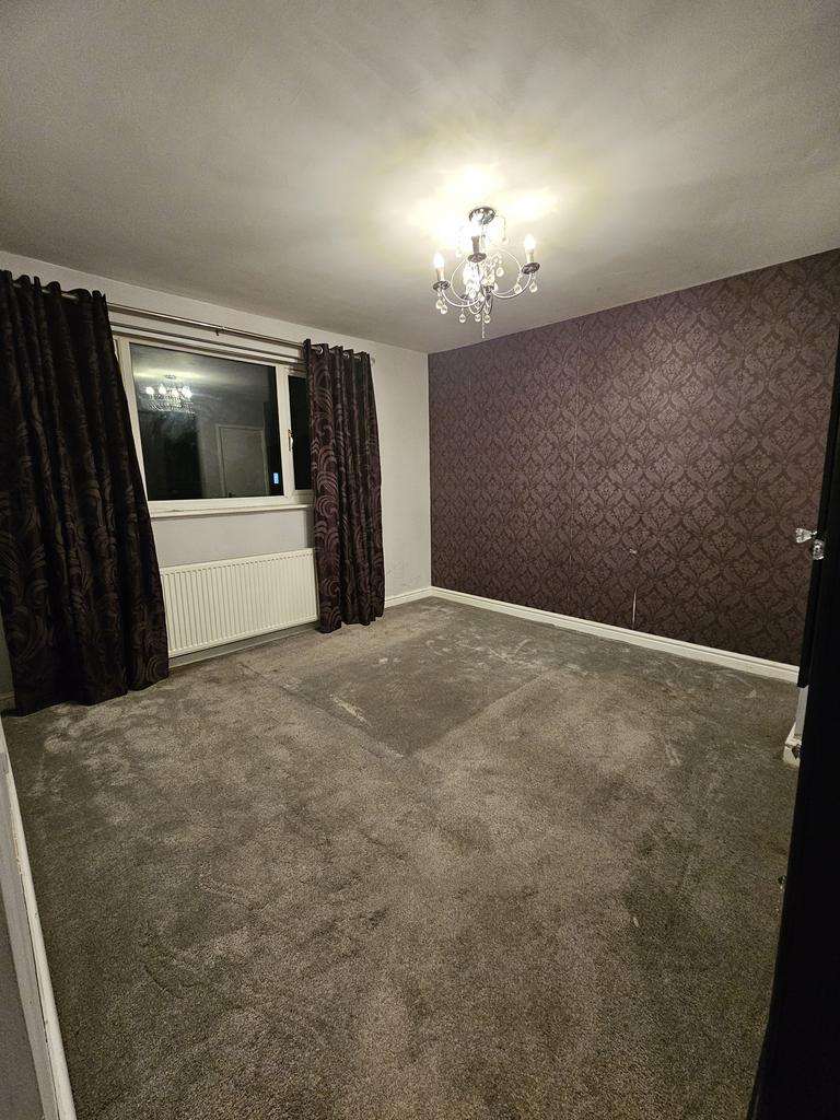 M bedroom.jpg