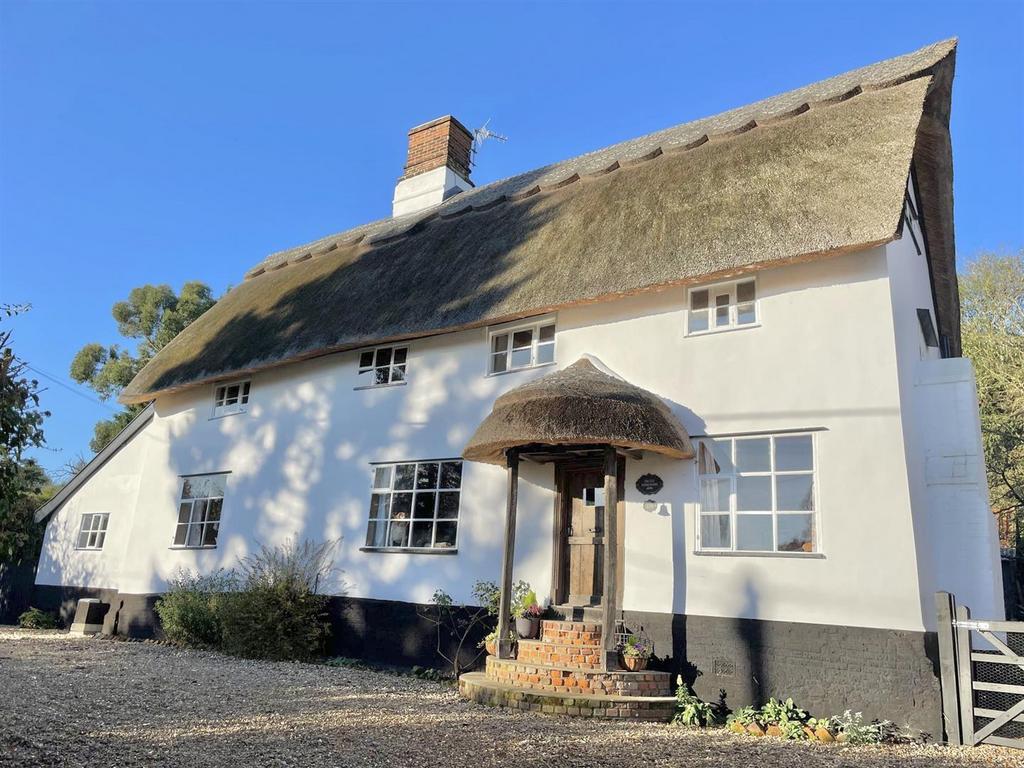 High Road, Needham 5 bed detached house - £695,000