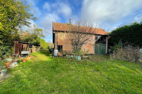 3 bedroom detached house for sale, 142 Bunwell Street, Bunwell