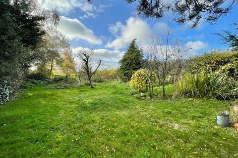 3 bedroom detached house for sale, 142 Bunwell Street, Bunwell