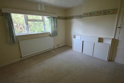 3 bedroom semi-detached house to rent, Poynings Drive, Hove