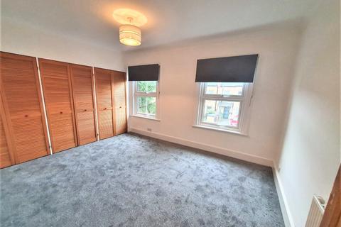 2 bedroom terraced house for sale, Grafton Road, New Malden, Surrey