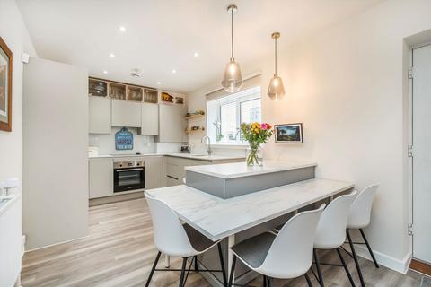 3 bedroom flat for sale, Plum Mews, London SW17