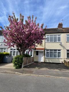 3 bedroom terraced house to rent, Beechfield Gardens, Romford RM7