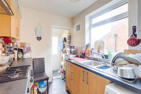 72 Barlock Road, Nottingham, NG6 0FF