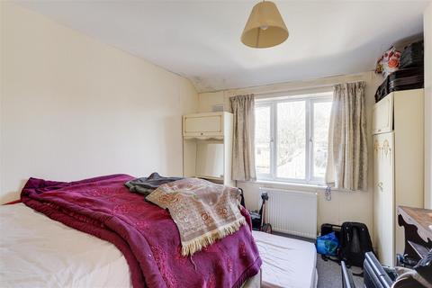 72 Barlock Road, Nottingham, NG6 0FF