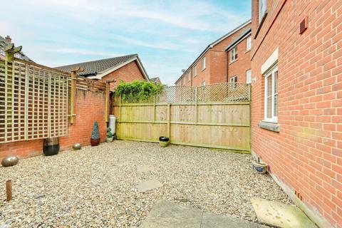 5 bedroom end of terrace house for sale, Holst Road, Swindon SN25