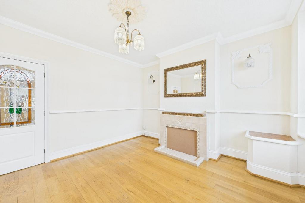 CAM04106 G0-PR0102-STILL001.jpg