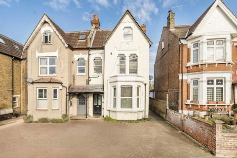 1 bedroom flat for sale, Baldry Gardens, London SW16