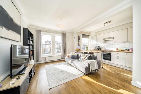 1 bedroom flat for sale, Baldry Gardens, London SW16