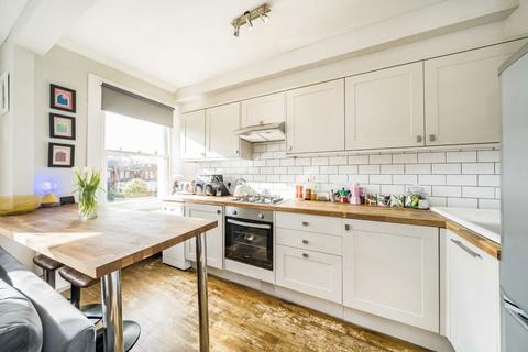 1 bedroom flat for sale, Baldry Gardens, London SW16