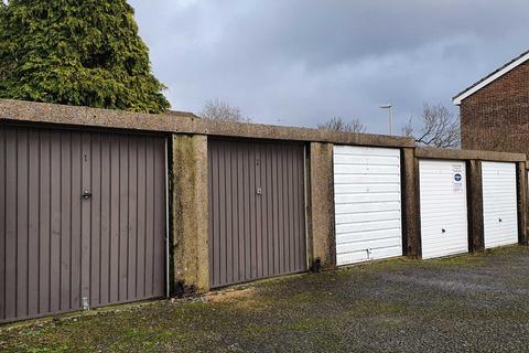 Garage to rent, Woodley Way, Romsey SO51