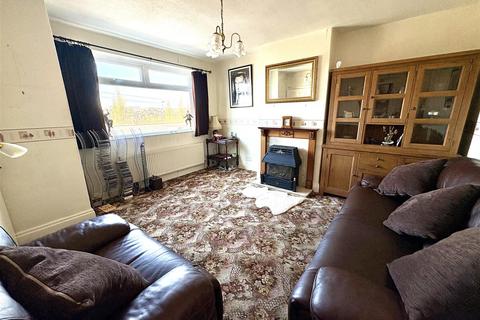 111 Backhold Drive, Halifax, HX3 9DT