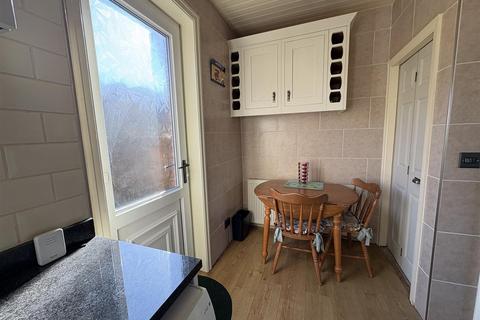 111 Backhold Drive, Halifax, HX3 9DT
