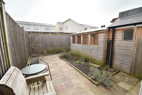 3 bedroom terraced house to rent, Clarence Road, Eastbourne BN22