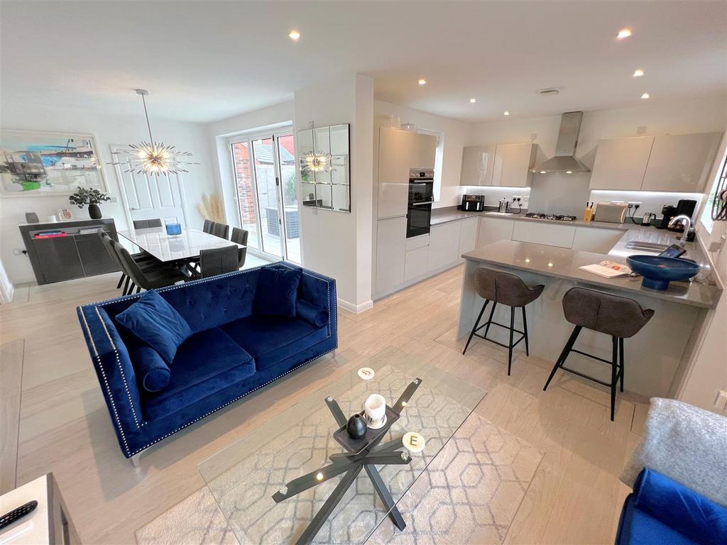 Kitchen living diing 2.jpg