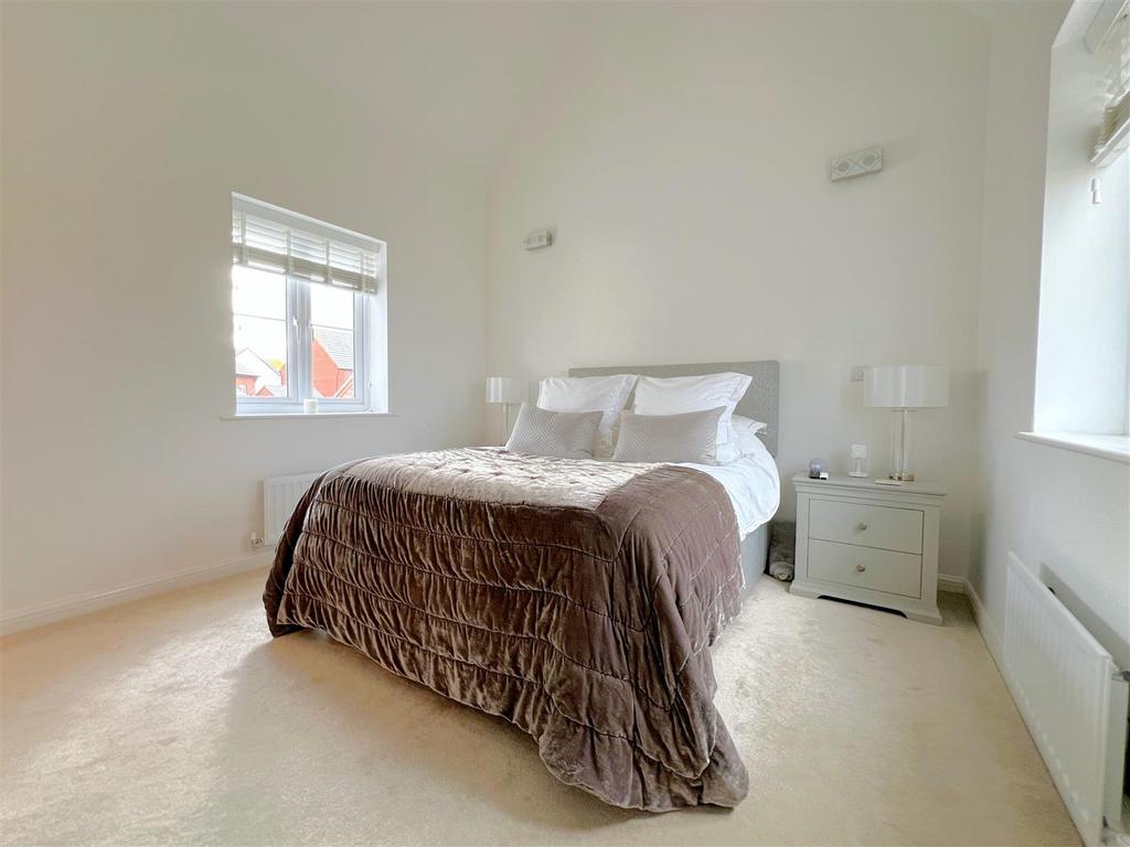 Bed 1.2.jpg