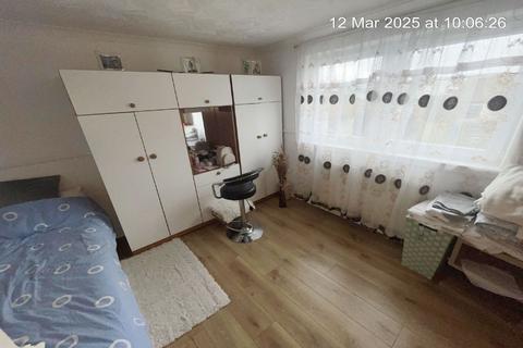 3 bedroom flat for sale, Bennison Square, Eyemouth, Berwickshire TD14