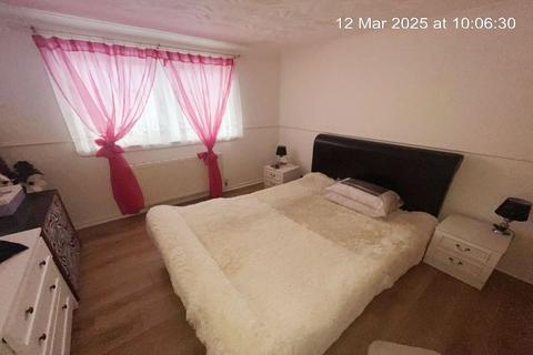 3 bedroom flat for sale, Bennison Square, Eyemouth, Berwickshire TD14