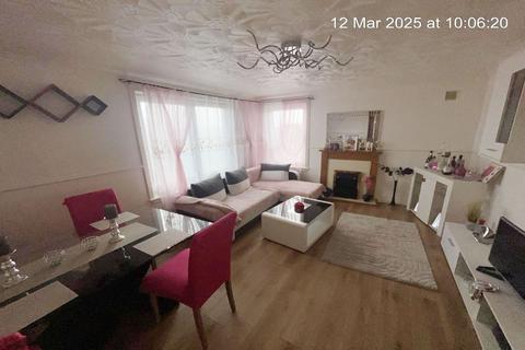 3 bedroom flat for sale, Bennison Square, Eyemouth, Berwickshire TD14