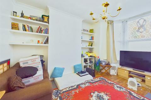 2 bedroom flat to rent, Lea Bridge Road, Leyton, London E10