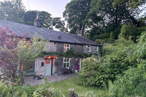 1 Moss Gap, Darwen, BB3 2LY