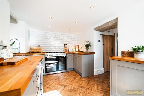 1 Moss Gap, Darwen, BB3 2LY
