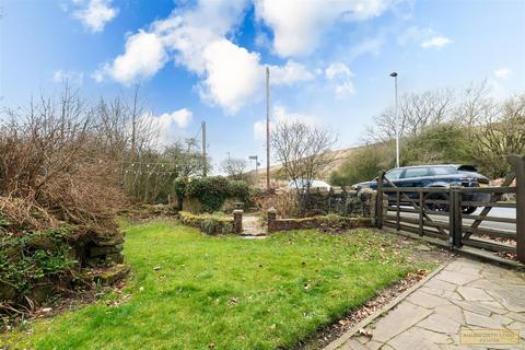 1 Moss Gap, Darwen, BB3 2LY