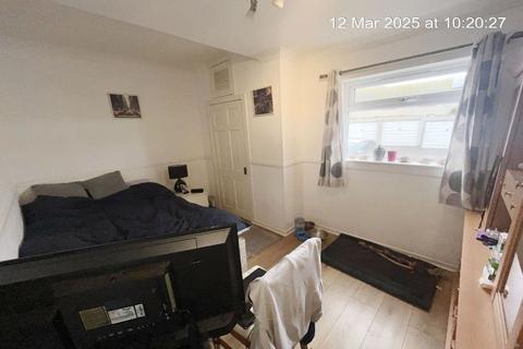 2 bedroom flat for sale, Bennison Square, Eyemouth, Berwickshire TD14