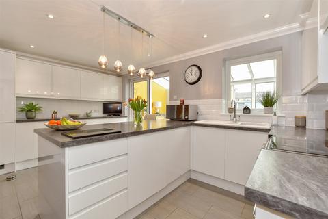 3 bedroom detached house for sale, Roman Close, Deal CT14