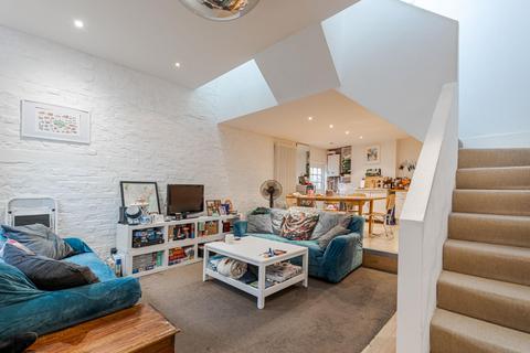 2 bedroom terraced house for sale, Battersea Rise, London SW11