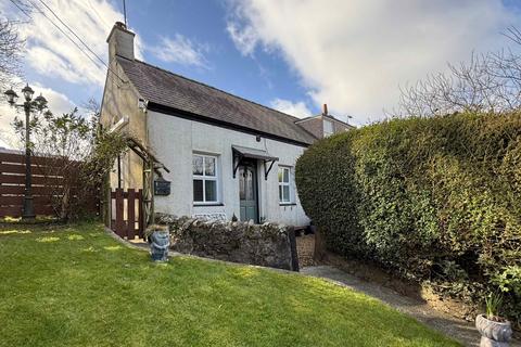 2 bedroom semi-detached house for sale, Tan Y Felin, Llannerch-y-Medd, Sir Ynys Mon, LL71