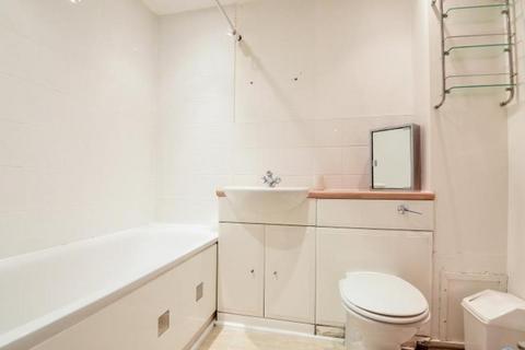 1 bedroom apartment to rent, Porchester Place, London W2