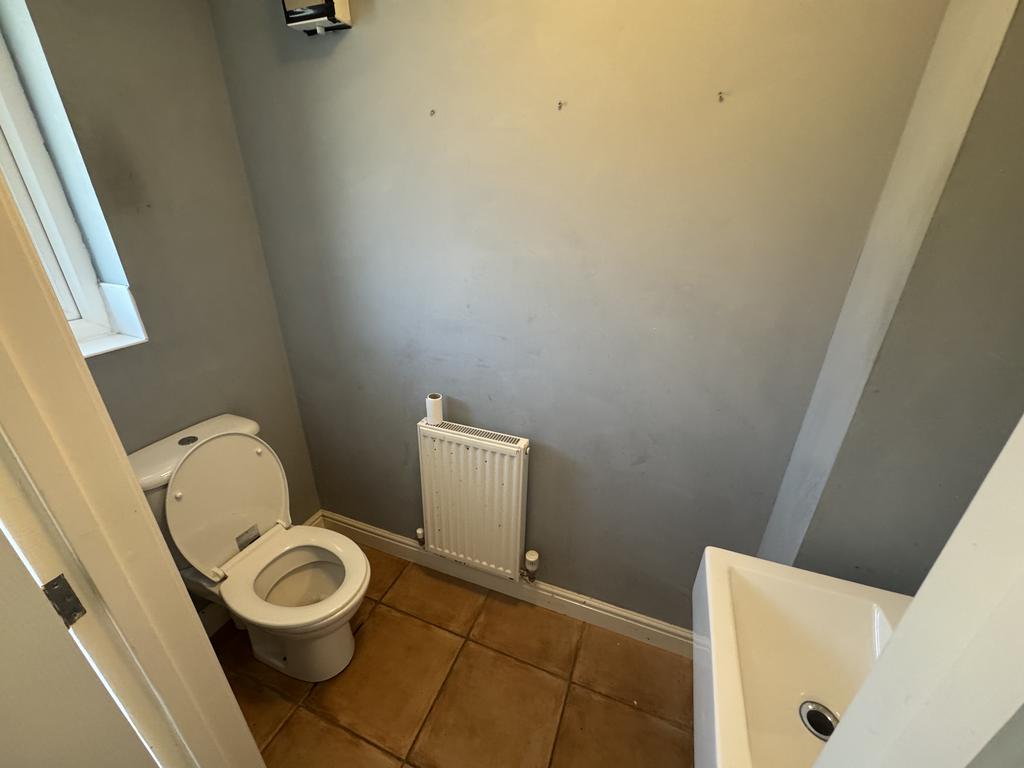 Cloakroom/w.c.