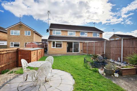 12 Oak Way, Huntley, Gloucester, GL19 3SD