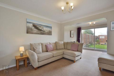 12 Oak Way, Huntley, Gloucester, GL19 3SD
