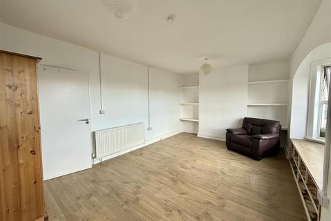 1 bedroom apartment to rent, 35a, Southend-On-Sea