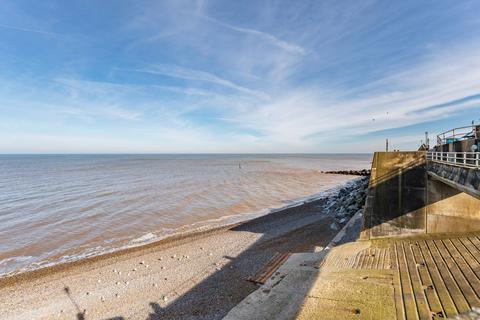 2 bedroom apartment for sale, West Cliff, Temple Court