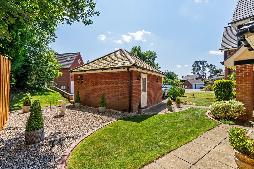 4 Hinchwick Court 29.jpg