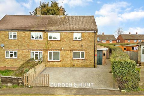 3 bedroom semi-detached house to rent, Shortlands Avenue, Ongar, CM5