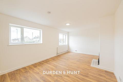 3 bedroom semi-detached house to rent, Shortlands Avenue, Ongar, CM5